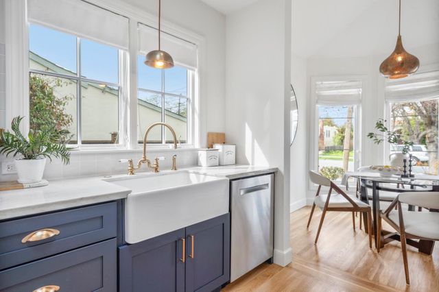 911 Vera Avenue, Redwood City, CA 94061