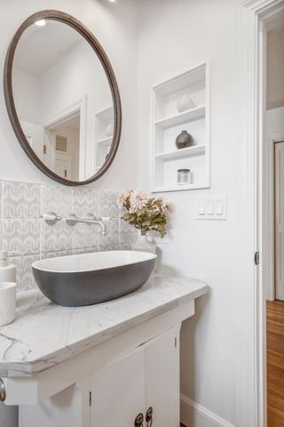 911 Vera Avenue, Redwood City, CA 94061