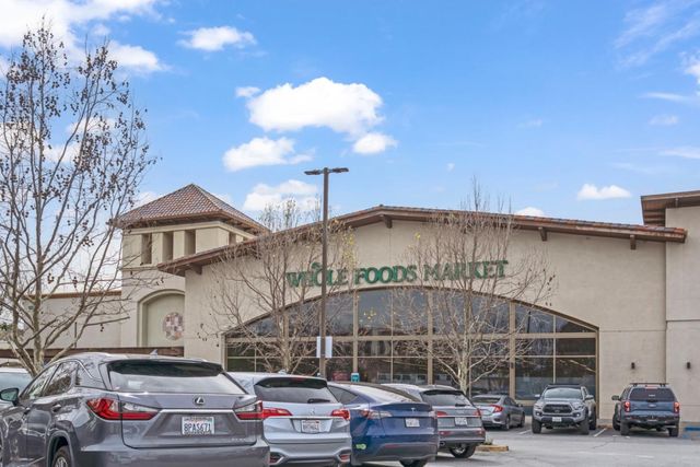 911 Vera Avenue, Redwood City, CA 94061