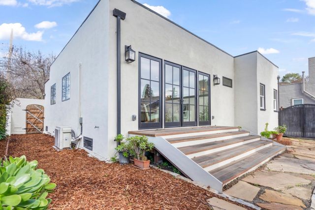 911 Vera Avenue, Redwood City, CA 94061