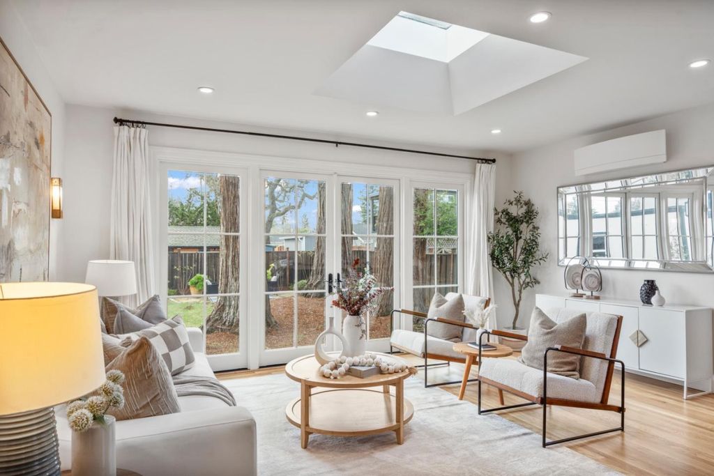 911 Vera Avenue, Redwood City, CA 94061