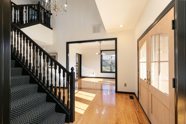 903 E Gaslight Drive, Springfield, MO 65810