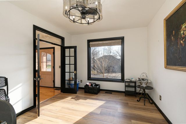 903 E Gaslight Drive, Springfield, MO 65810