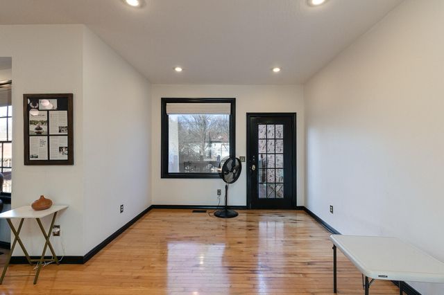 903 E Gaslight Drive, Springfield, MO 65810