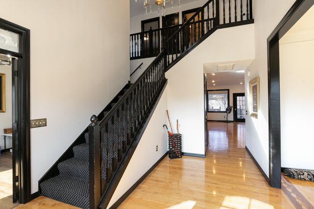 903 E Gaslight Drive, Springfield, MO 65810