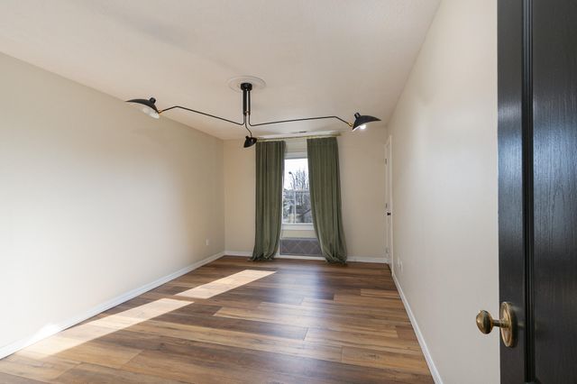 903 E Gaslight Drive, Springfield, MO 65810