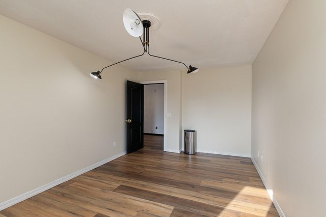 903 E Gaslight Drive, Springfield, MO 65810