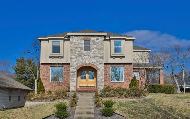 903 E Gaslight Drive, Springfield, MO 65810