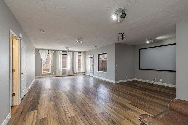 903 E Gaslight Drive, Springfield, MO 65810