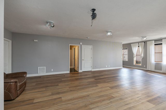 903 E Gaslight Drive, Springfield, MO 65810