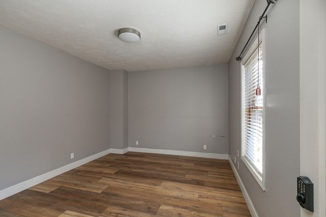 903 E Gaslight Drive, Springfield, MO 65810