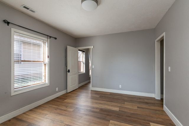 903 E Gaslight Drive, Springfield, MO 65810