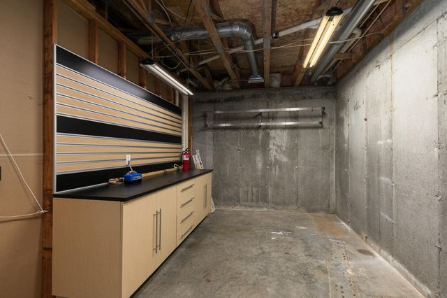 903 E Gaslight Drive, Springfield, MO 65810