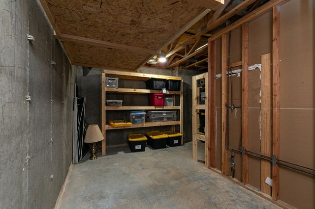 903 E Gaslight Drive, Springfield, MO 65810