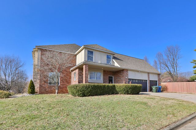 903 E Gaslight Drive, Springfield, MO 65810