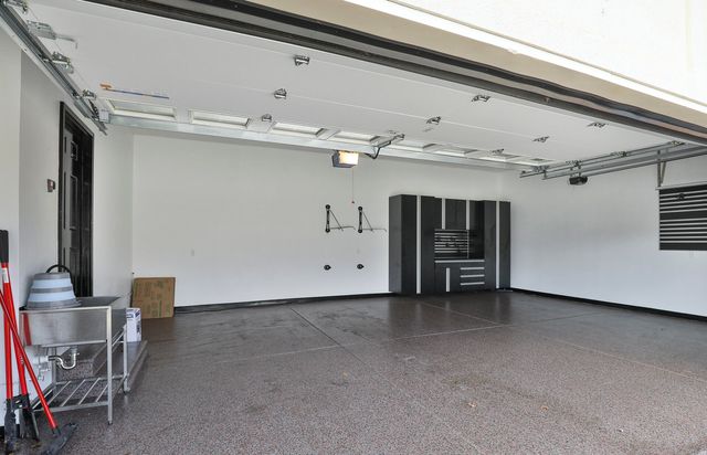 903 E Gaslight Drive, Springfield, MO 65810