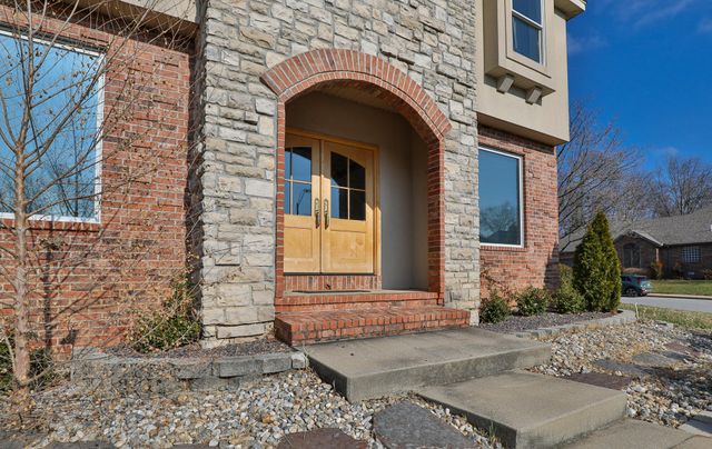 903 E Gaslight Drive, Springfield, MO 65810