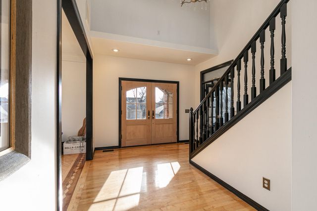 903 E Gaslight Drive, Springfield, MO 65810