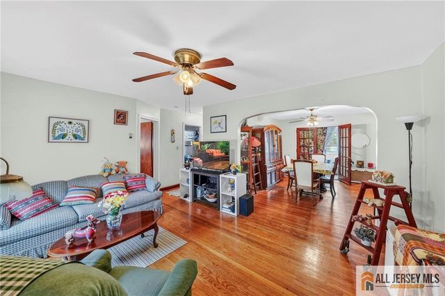 42 Plainfield Avenue, Edison, NJ 08817