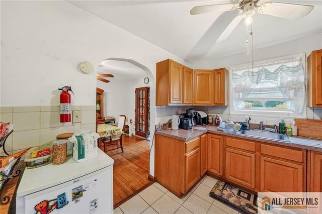 42 Plainfield Avenue, Edison, NJ 08817