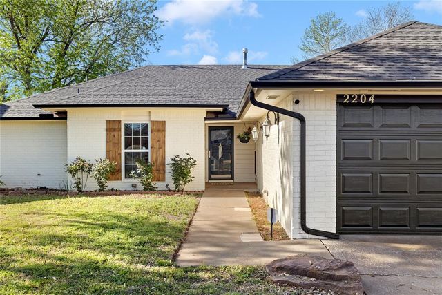 2204 Summer Way Lane, Edmond, OK 73013