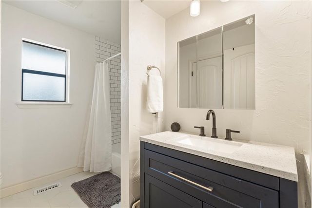 2204 Summer Way Lane, Edmond, OK 73013