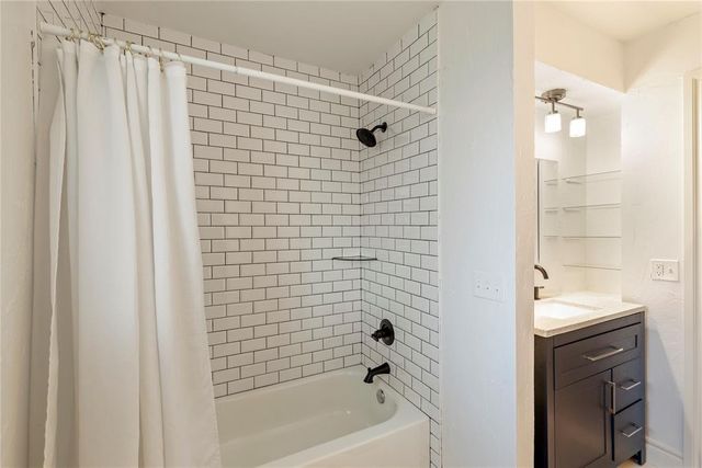 2204 Summer Way Lane, Edmond, OK 73013