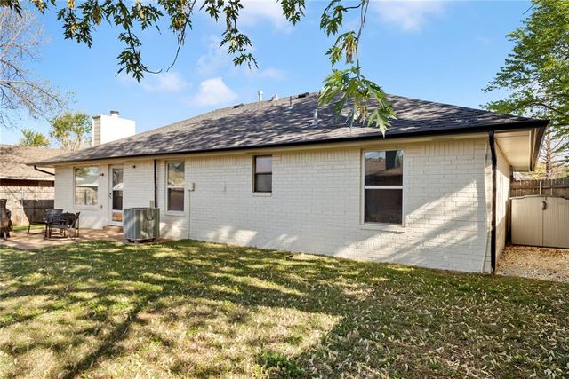 2204 Summer Way Lane, Edmond, OK 73013