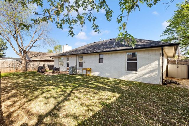 2204 Summer Way Lane, Edmond, OK 73013