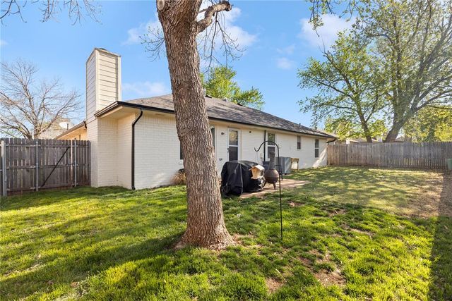 2204 Summer Way Lane, Edmond, OK 73013