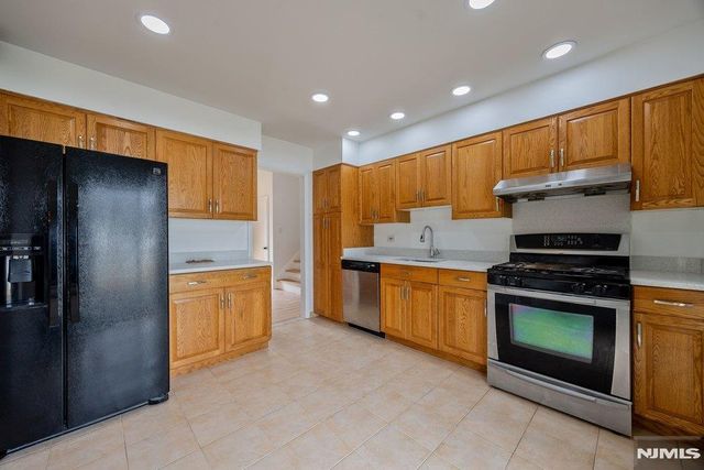 327 Webster Drive, New Milford, NJ 07646