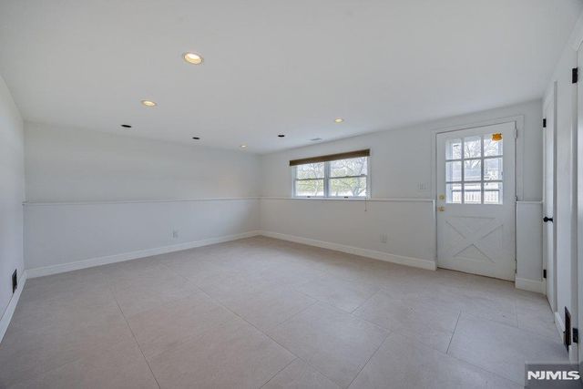 327 Webster Drive, New Milford, NJ 07646