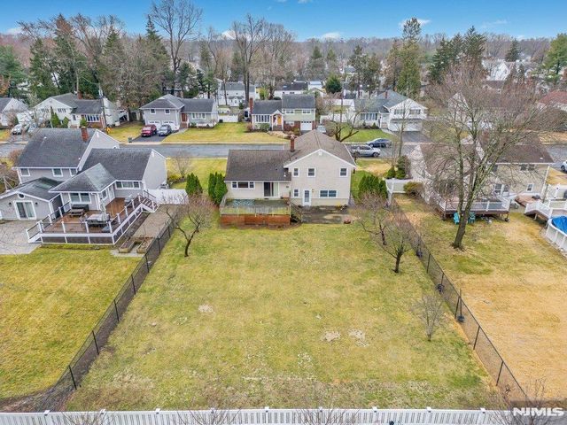 327 Webster Drive, New Milford, NJ 07646