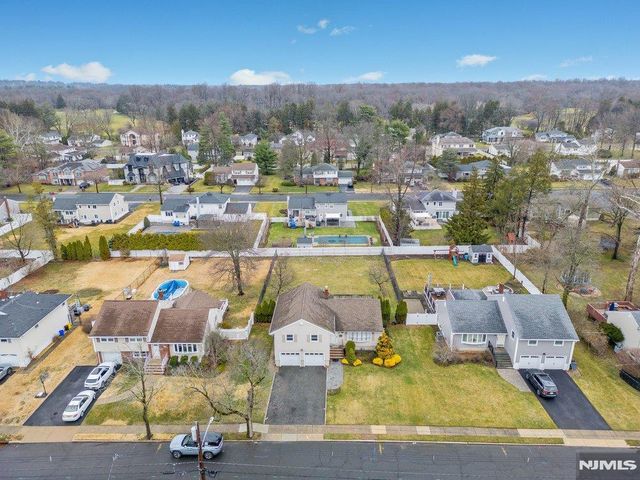 327 Webster Drive, New Milford, NJ 07646