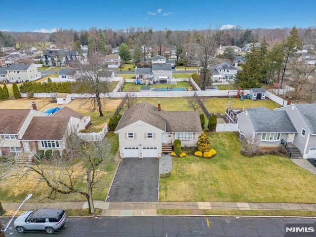 327 Webster Drive, New Milford, NJ 07646