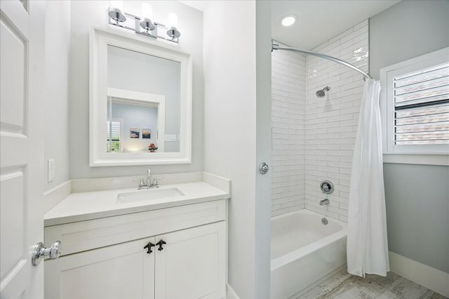 1519 Richelieu Lane, Houston, TX 77018