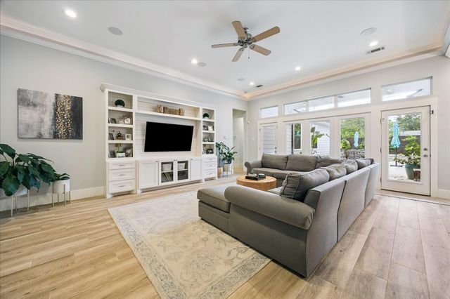 1519 Richelieu Lane, Houston, TX 77018