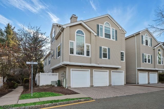 10 Witherspoon Ct, Morris Twp., NJ 07960