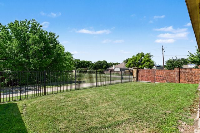 506 Robinson Way, Fate, TX 75189
