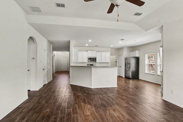 506 Robinson Way, Fate, TX 75189