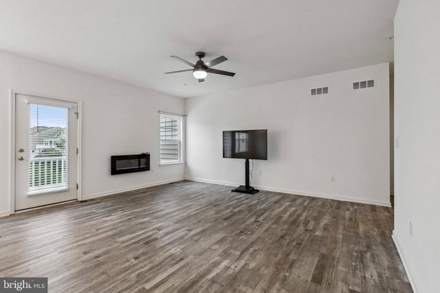 219 N HERON CIR, New Castle, DE 19720