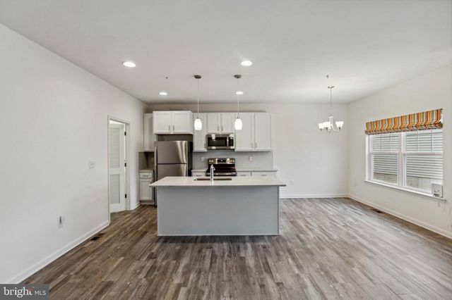 219 N HERON CIR, New Castle, DE 19720