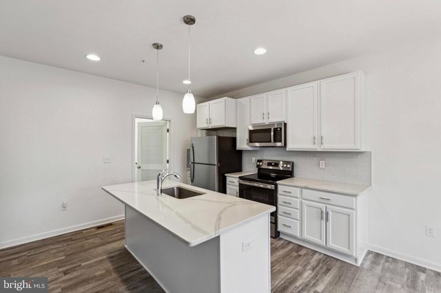 219 N HERON CIR, New Castle, DE 19720