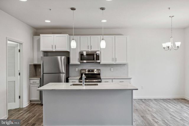 219 N HERON CIR, New Castle, DE 19720