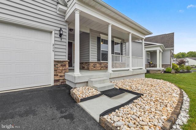 219 N HERON CIR, New Castle, DE 19720