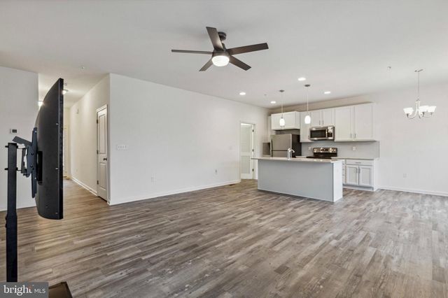 219 N HERON CIR, New Castle, DE 19720