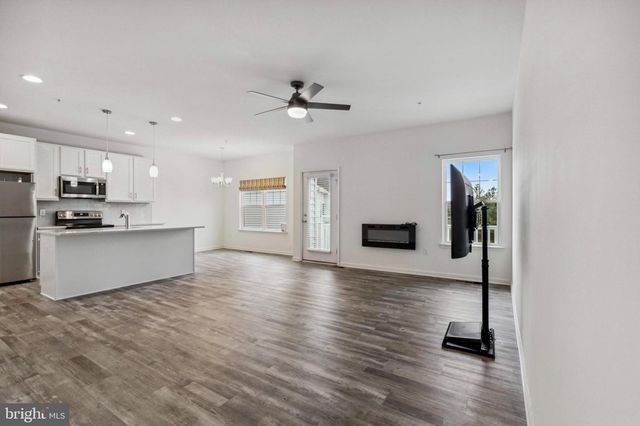 219 N HERON CIR, New Castle, DE 19720