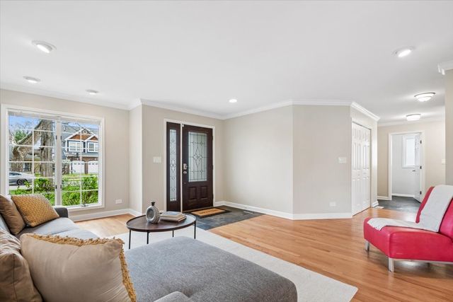 291 Lionel Road, Riverside, IL 60546