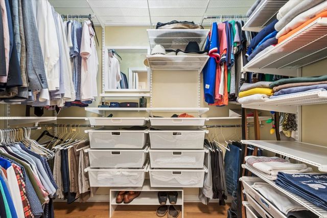 291 Lionel Road, Riverside, IL 60546