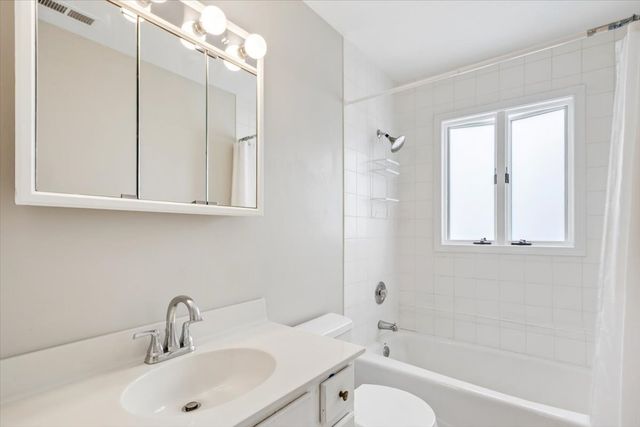 291 Lionel Road, Riverside, IL 60546